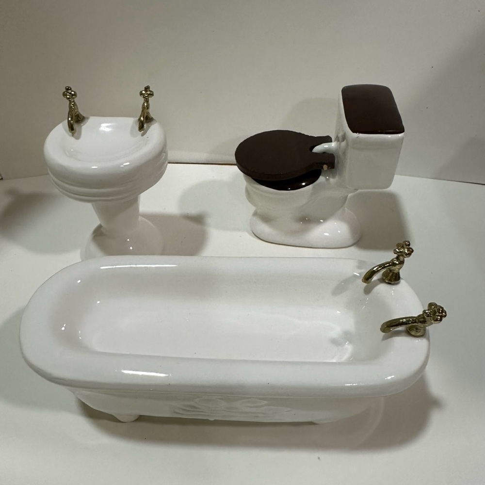 VTG Dollhouse Bathroom Set W/B Porcelain Tub Toilet Sink 1:12 Scale Miniature